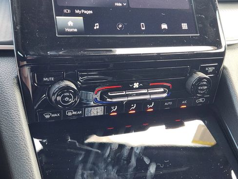 New 2026 Jeep Grand Cherokee Laredo image 14