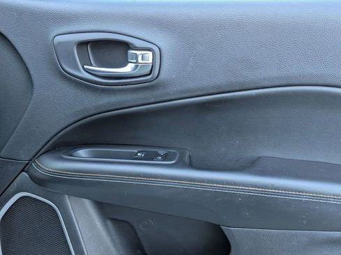 Used 2018 Jeep Compass Sport image 30