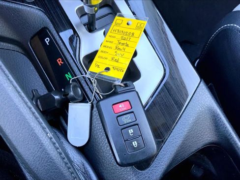 Used 2017 Toyota RAV4 Limited FWD image 14