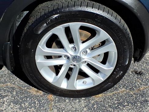 Used 2011 Nissan Juke SV image 11