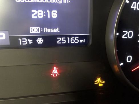 Used 2023 Kia Seltos S w/ Navigation Package image 17