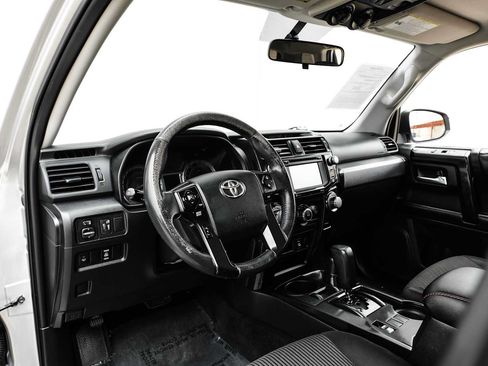 Used 2015 Toyota 4Runner Trail AWD/4WD image 3