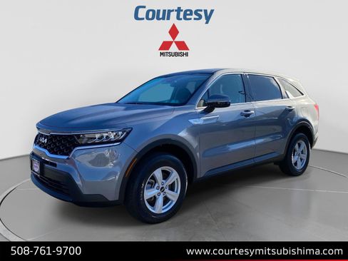 Used 2023 Kia Sorento LX AWD/4WD image 1