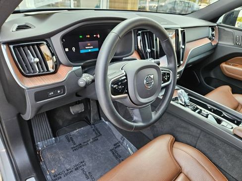 Certified 2024 Volvo XC60 T8 Ultimate w/ Climate Package AWD/4WD image 19