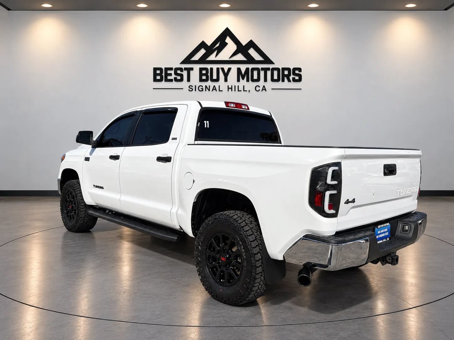 Used 2015 Toyota Tundra SR5 AWD/4WD image 6