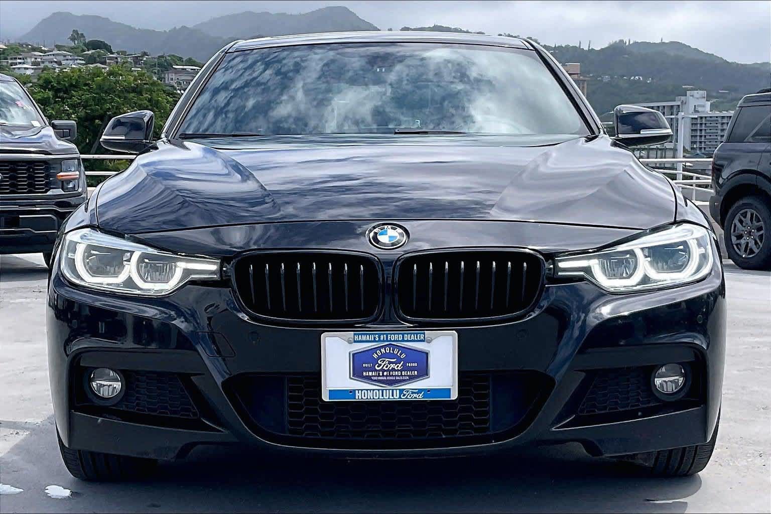 Used 2017 BMW 330i xDrive Sedan AWD/4WD image 6