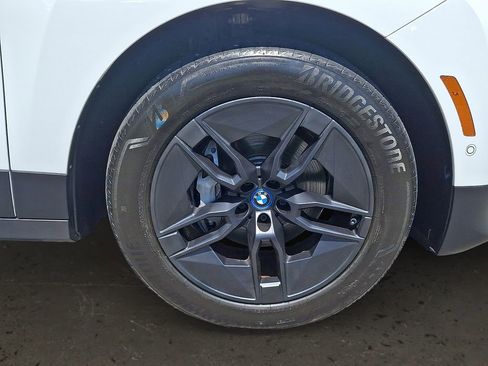 Used 2024 BMW iX xDrive50 w/ Convenience Package AWD/4WD image 9
