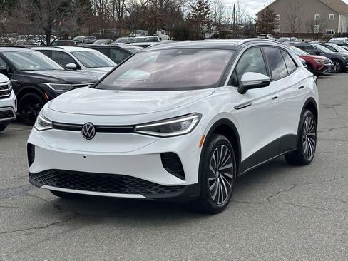 Used 2023 Volkswagen ID.4 Pro S Plus image 3
