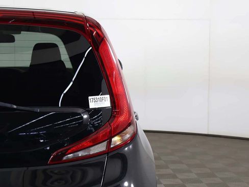 Used 2022 Kia Soul LX FWD image 13