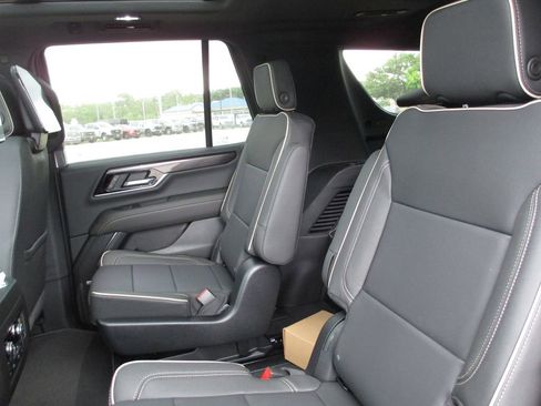 New 2026 GMC Yukon Elevation w/ Elevation Premium Package AWD/4WD image 12