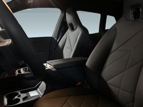 Used 2026 BMW iX xDrive45 image 21