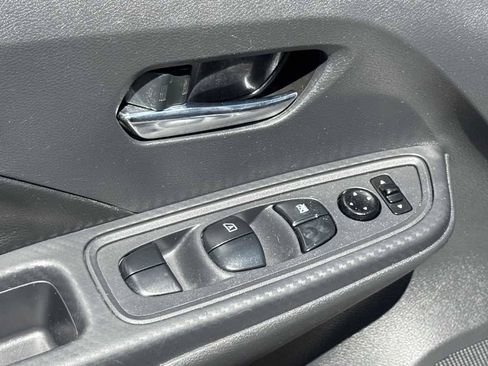 Used 2020 Nissan Versa SV FWD image 27