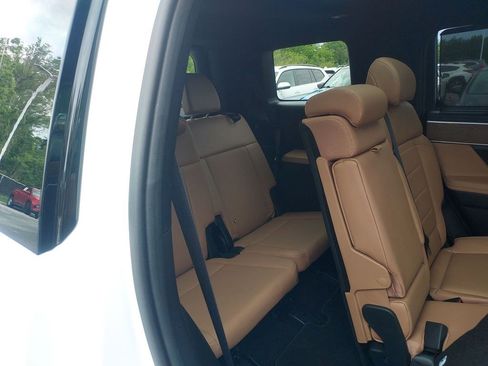 Used 2025 Hyundai Santa Fe Limited FWD image 32