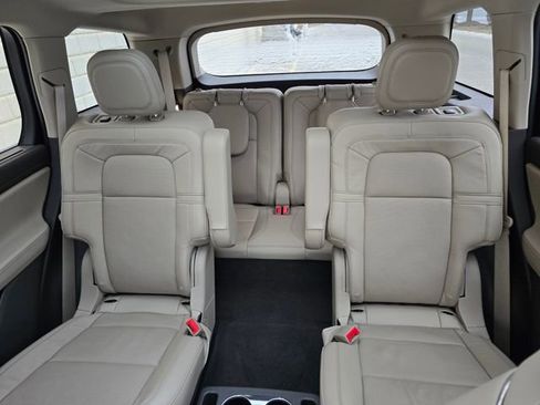 Used 2023 Lincoln Aviator Reserve w/ Equipment Group 201A image 40