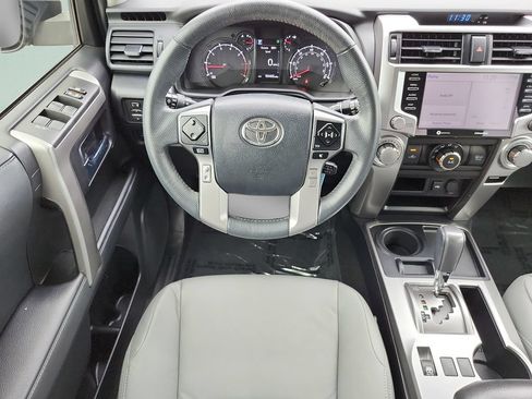 Used 2020 Toyota 4Runner SR5 RWD image 19
