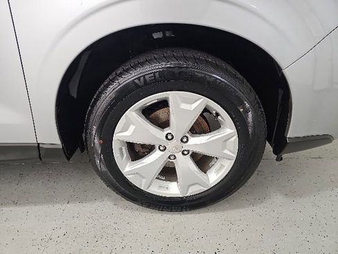 Used 2016 Subaru Forester 2.5i Premium w/ All-Weather Package AWD/4WD image 8