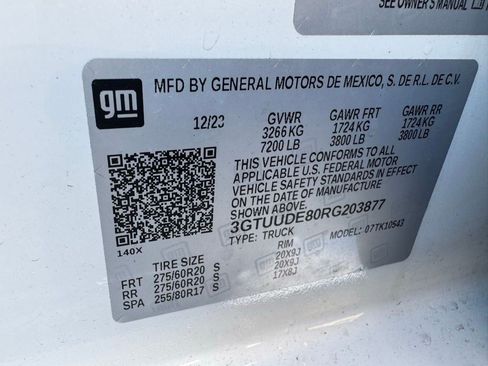 Used 2024 GMC Sierra 1500 SLT w/ SLT Premium Plus Package AWD/4WD image 33
