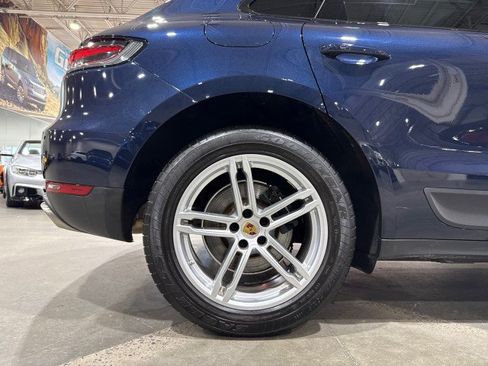 Used 2021 Porsche Macan w/ Premium Package image 87
