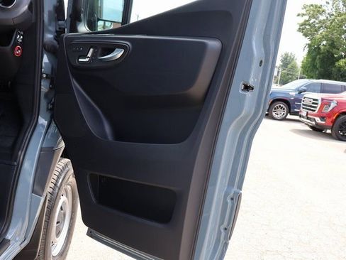 Used 2025 Mercedes-Benz Sprinter 2500 image 12