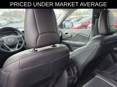 Used 2020 Jeep Cherokee Latitude Plus w/ Comfort/Convenience Group AWD/4WD image 12