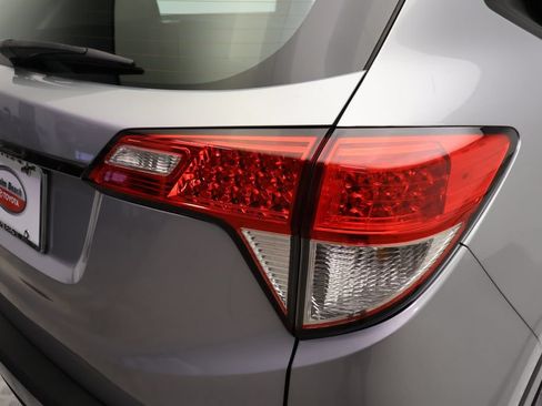 Used 2022 Honda HR-V LX image 9