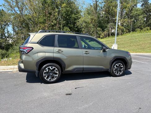 Certified 2025 Subaru Forester Premium w/ Convenience Package #2 AWD/4WD image 8
