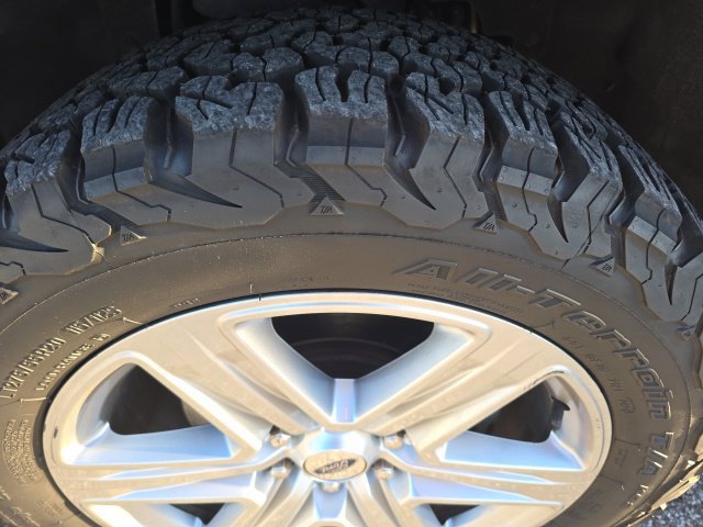 Used 2018 Ford Expedition XLT w/ Equipment Group 202A RWD image 7
