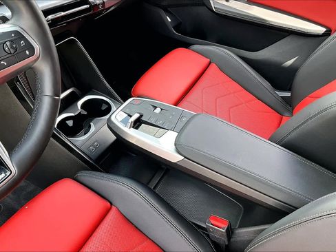 Used 2025 BMW X1 xDrive28i image 15