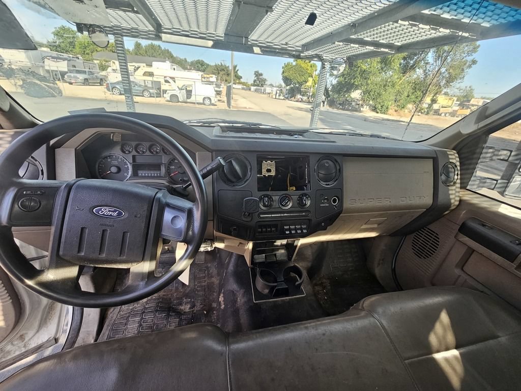 Used 2008 Ford F550 2WD Regular Cab Super Duty image 11
