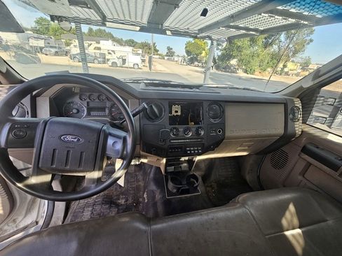 Used 2008 Ford F550 2WD Regular Cab Super Duty image 11