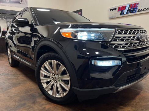 Used 2020 Ford Explorer Limited w/ Equipment Group 310A AWD/4WD image 41
