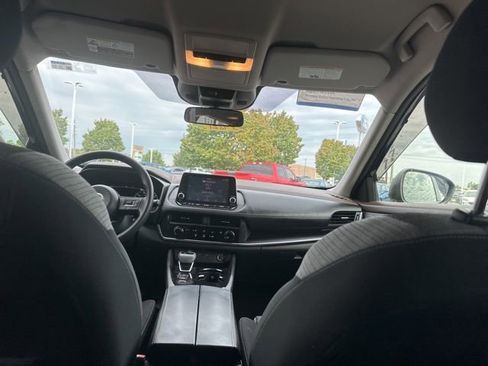 Used 2021 Nissan Rogue S image 15