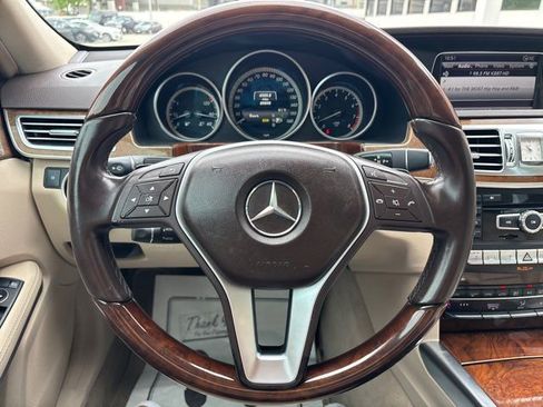 Used 2014 Mercedes-Benz E 350 Sedan image 29