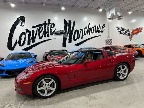 Used 2005 Chevrolet Corvette Coupe w/ Preferred Equipment Group RWD image 28