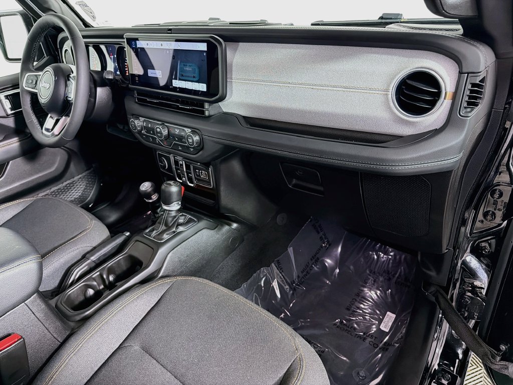 Used 2026 Jeep Wrangler Unlimited Sahara AWD/4WD image 28