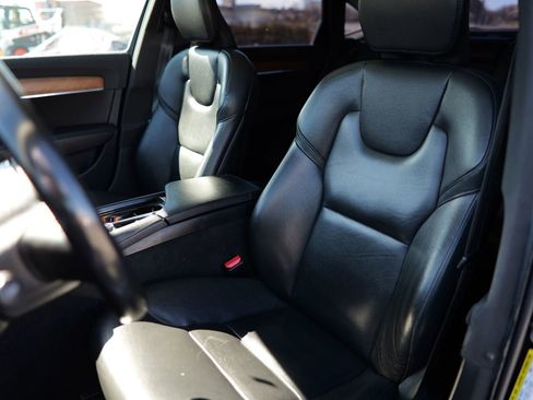 Used 2021 Volvo S90 T6 Momentum image 19