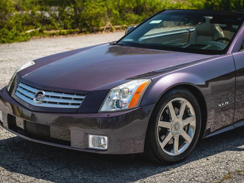 Used 2004 Cadillac XLR image 40