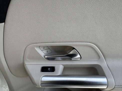 Used 2023 Mercedes-Benz GLA 250 w/ Premium Package image 42