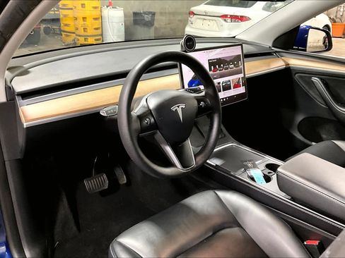 Used 2024 Tesla Model Y Long Range image 17