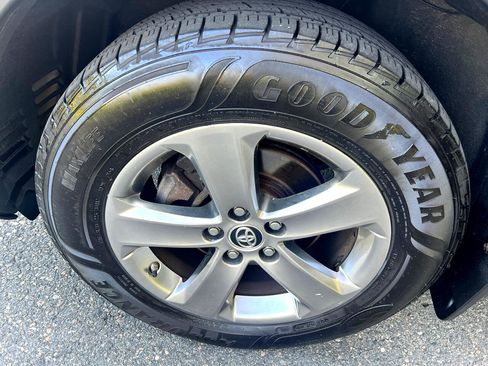 Used 2015 Toyota RAV4 XLE image 29