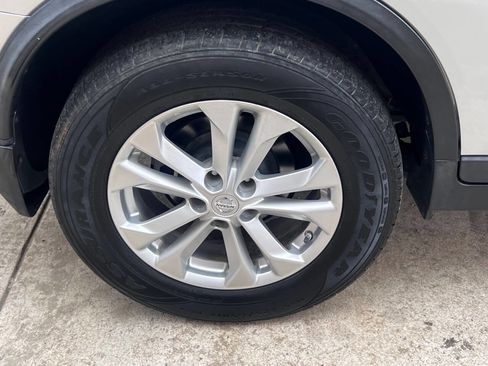 Used 2015 Nissan Rogue SV image 10