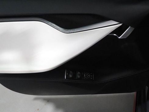 Used 2018 Tesla Model S AWD image 45