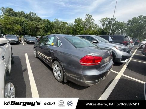 Used 2015 Volkswagen Passat TDI SE FWD image 12