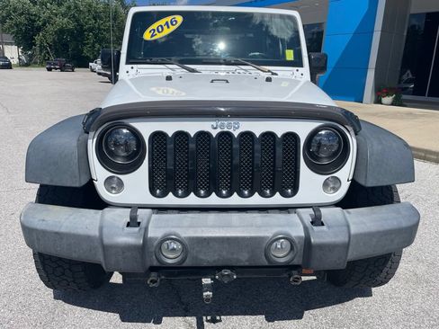 Used 2016 Jeep Wrangler Sport w/ Connectivity Group AWD/4WD image 2