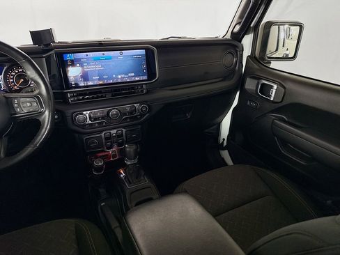 Used 2024 Jeep Gladiator Mojave w/ Convenience Group image 24