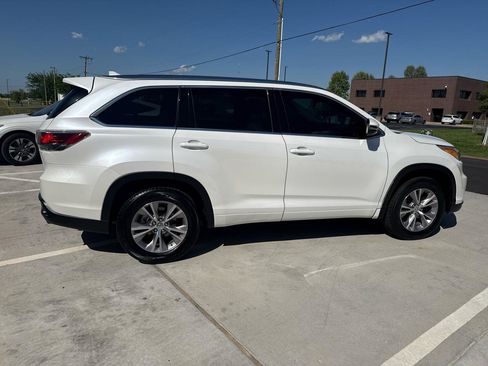 Used 2015 Toyota Highlander XLE FWD image 9
