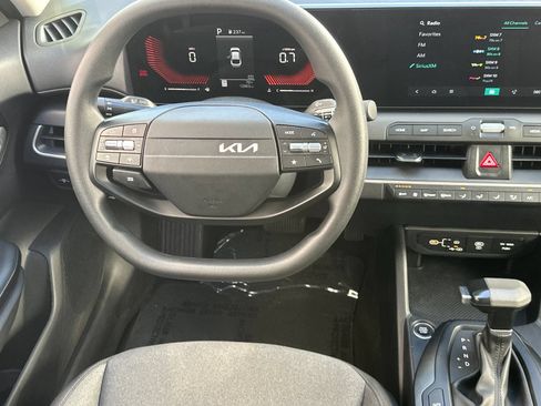 Used 2025 Kia K4 FWD image 14