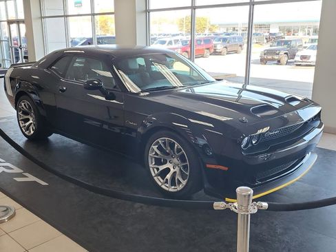 Used 2023 Dodge Challenger SRT Hellcat Redeye image 9