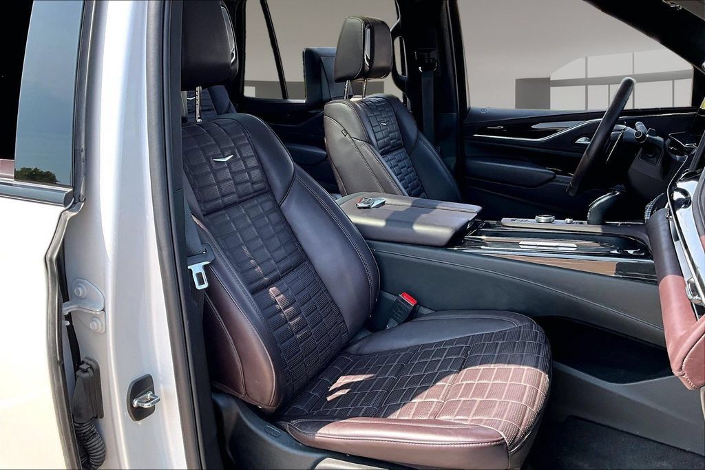 Certified 2024 Cadillac Escalade V AWD/4WD image 7