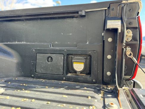 Used 2018 Toyota Tacoma TRD Off-Road image 29